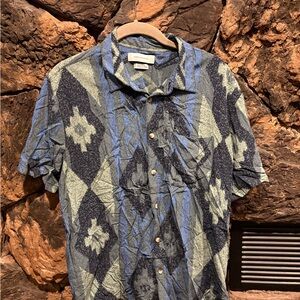 Men's Blue and Gray Patterned Shirt